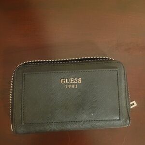Women's GUESS 1981 Black Zip Wallet